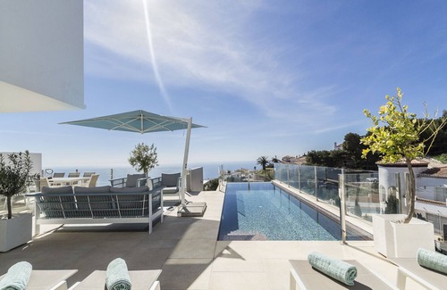 Salobrena Villa | Modern villa with heated swimming pool and breathtaking view