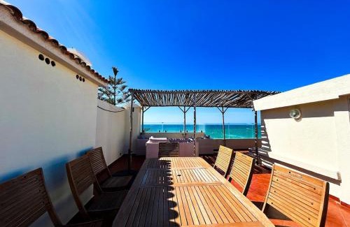 Tamariss Villa | Modern Villa with Rooftop & Sea View - 5 Bedrooms