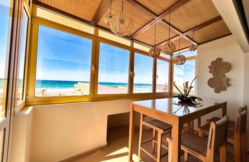 Tamariss Villa | Modern Villa with Rooftop & Sea View - 5 Bedrooms