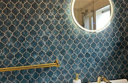 Bankstown House | Modern Vintage King and Single Rooms