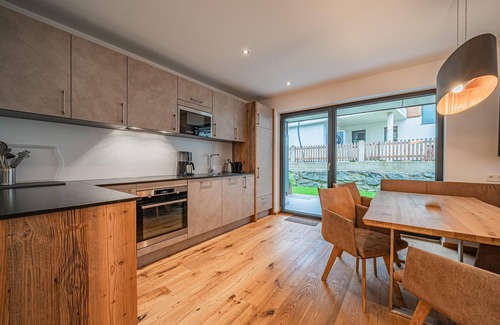 Hollersbach im Pinzgau Apartment | Modern wellness oasis with its own sauna