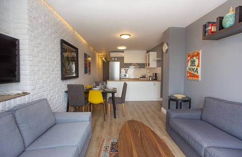 Kabatas Condo | Modern Waterfront Apt. with a Striking View