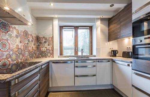 Chamonix-Mont-Blanc Apartment | Modern, well equipped spacious apartment with stunning views from balconies.