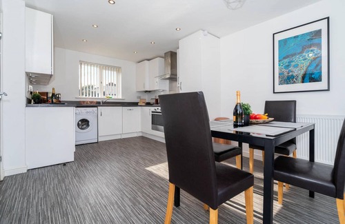 Smethwick House | Modern West Midlands Family home with Garden