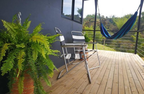 El Penol Ski Chalet | Moderna cabaña en medio del campo