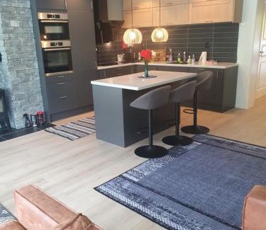Olden Apartment | Moderne panoramaleilighet 3-roms i Olden