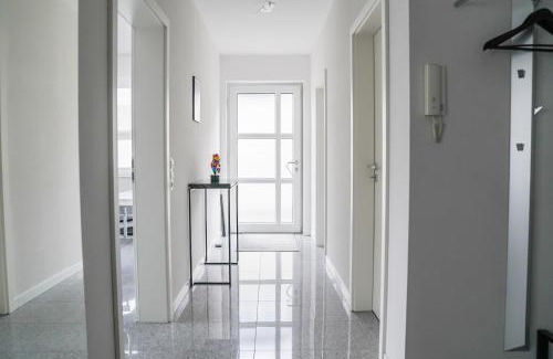 Seelhorst Apartment | Modernes Stadthaus 100qm Parkplatz Bad&Dusche Küche