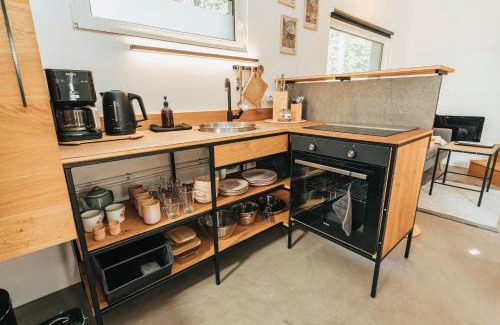 Eging am See House | Modernes Tinyhouse Trailer Cabins am Waldrand - mit Seezugang