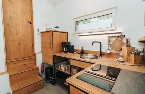 Eging am See House | Modernes Tinyhouse Trailer Cabins am Waldrand - mit Seezugang