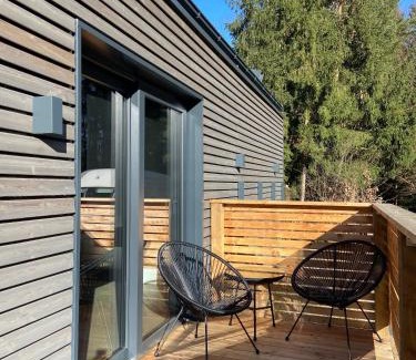 Eging am See House | Modernes Tinyhouse Trailer Cabins am Waldrand - mit Seezugang