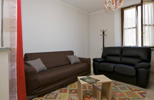 Cannobio Apartment | Modernly furnished 2½ room apartment with parking space and garage in the old town
