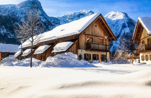 Obertraun House | Modernly furnished detached chalet