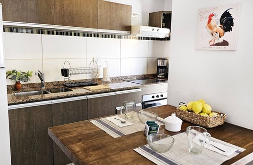 Chacras de Coria House | Moderno y amplio en complejo privado, con cochera