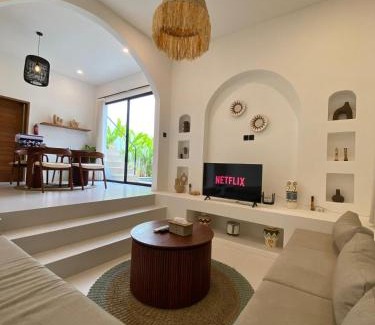 Cemagi Villa | Modest and Cosy 2bd Villa with Rooftop 4min to Cemagi Beach