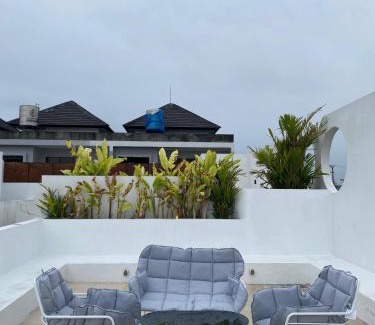 Cemagi Villa | Modest and Cosy 2bd Villa with Rooftop 4min to Cemagi Beach
