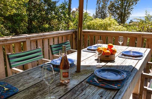 Pukawa House | Moetu Lodge - Pukawa Bay Holiday Home