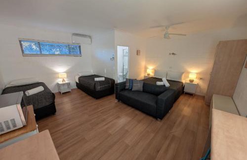 Moffat Beach Hotel | Moffat Beach Motel Caloundra