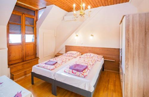 Rozsadomb House | Mohacsi Guesthouse