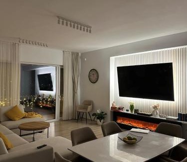 Brasov Apartment | MoHost Penthouse-Top Floor Luxury Mountains View-AC-
