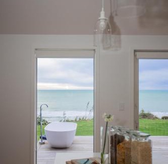 Mokau Villa | MOKAU BEACH HOUSE