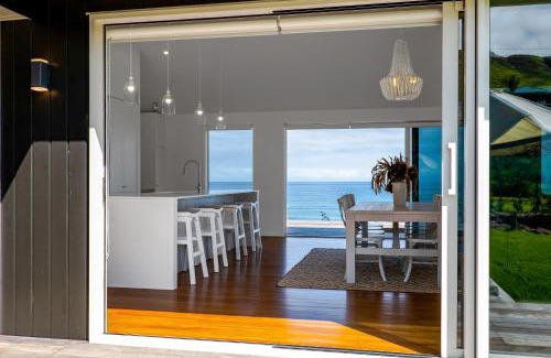Mokau Villa | MOKAU BEACH HOUSE