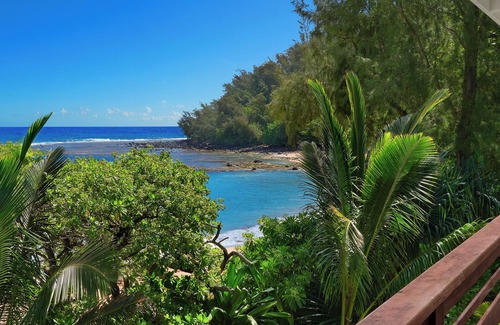 Kilauea House | Moloaa Bay Villa on secluded white sand beach