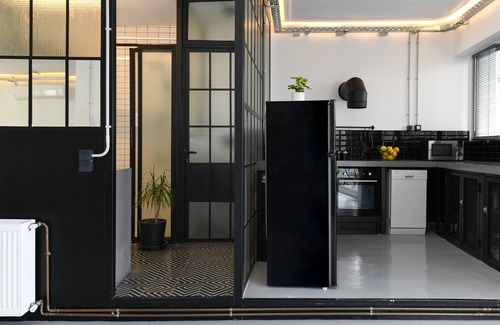 Thissio Apartment | Monastiraki #WallsFree Experience