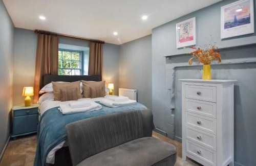 Falkland House | Moncrieff House