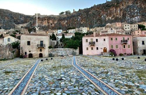 Monemvasia House | Monemvasia Kastro Large stone house with sea view