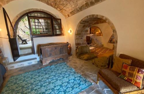 Monemvasia House | Monemvasia Kastro Large stone house with sea view