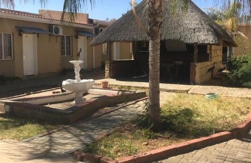 Windhoek West House | MONGILO GUESTHOUSE