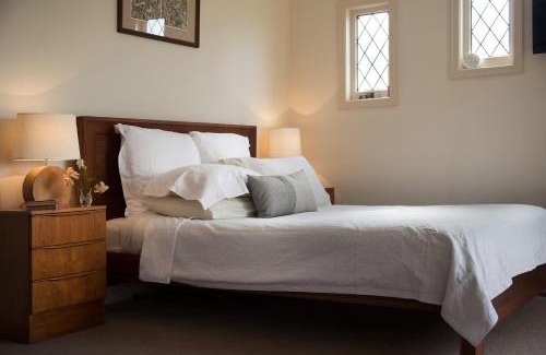 Hepburn Springs House | Monigatti Cottage - enchanting cottage with garden