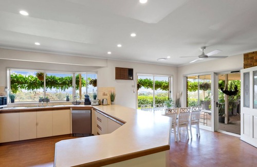 Mansfield House | Monkey Gully Retreat - Mansfield - Sleeps 9