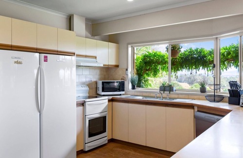 Mansfield House | Monkey Gully Retreat - Mansfield - Sleeps 9