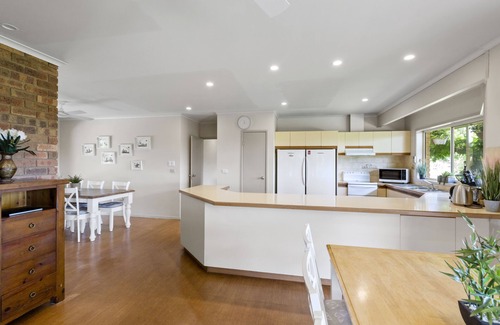 Mansfield House | Monkey Gully Retreat - Summer & Winter Getaway