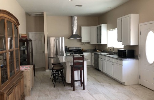 Tempe House | Monkey interaction and photos! Bed and breakfast house.