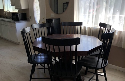 Tempe House | Monkey interaction and photos! Bed and breakfast house.