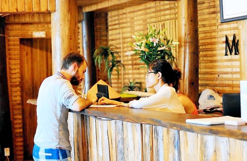 Cat Hai Hostel | Monkey Island Resort