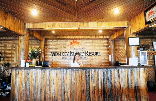 Cat Hai Hostel | Monkey Island Resort
