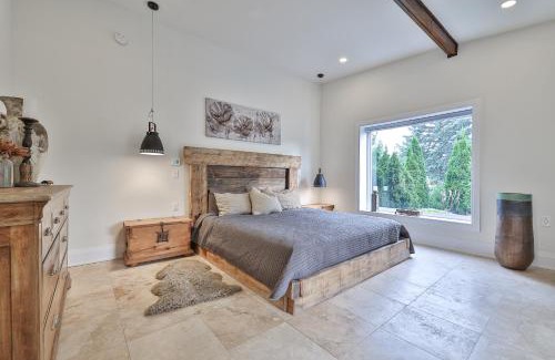Mono Ski Chalet | Mono Hill Shalet