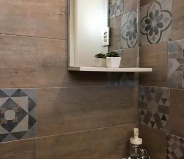Lesa Apartment | Monolocale a Lesa - monolocale indipendente con divano letto e angolo cottura