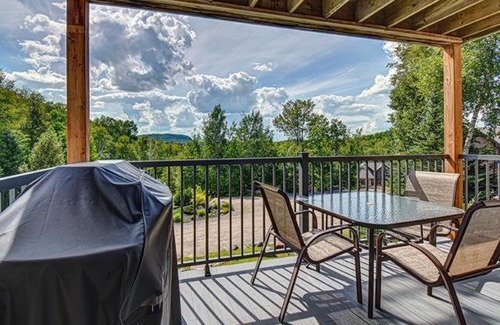Saint-Faustin-Lac-Carre House | Mont-blanc Ski Inout Condo, Pool Beach Access -6