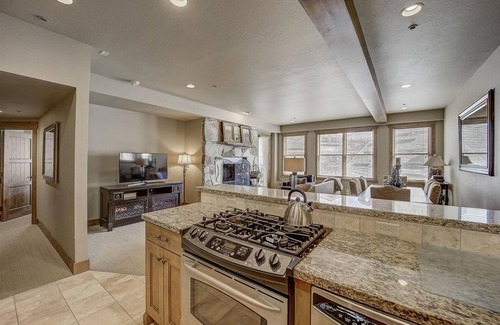 Deer Valley Condo | Mont Cervin #21 by AvantStay | Luxury Ski in Ski out home in Park City!
