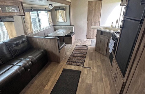 Babb House | Montana Moon RV #2 on the Lake