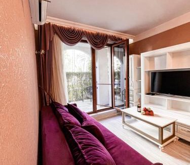 Chaika Apartment | Monte Carlo Vaio - 1BR Garden Apt - With Direct Pool Access