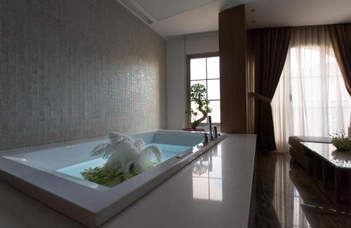 Kfar Yassine Hotel | Monte Cassino