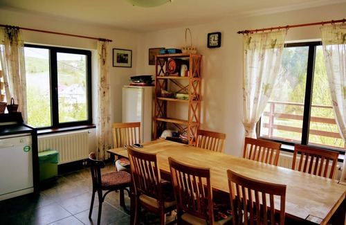 Sirnea House | Monte Crai, your comfy nest in Transylvania, surrounded by mountains