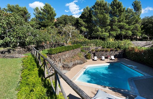 Ragalna House | Monte - Independent House with private Pool, 4 People, Garden WiFi, A/C, Sicily