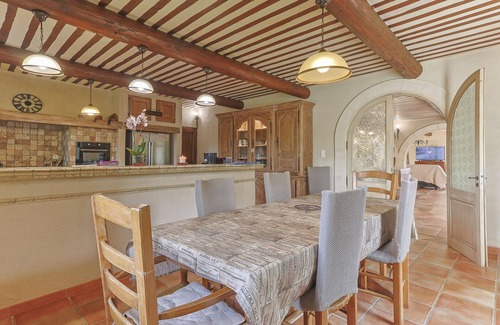Chateaurenard Villa | Monte Leon, a beautiful holiday home for 8 people in Provence with private pool