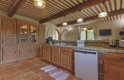 Chateaurenard Villa | Monte Leon, a beautiful holiday home for 8 people in Provence with private pool
